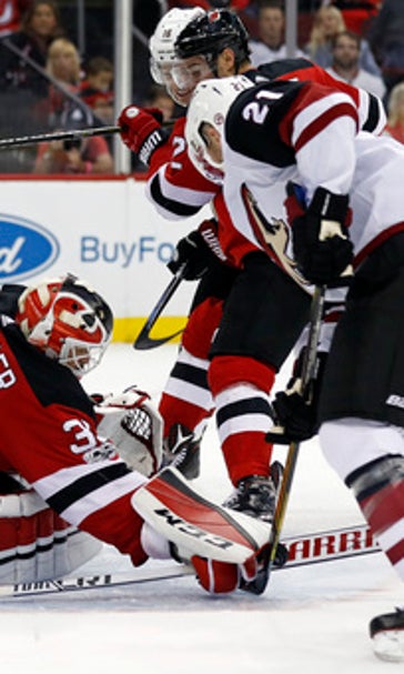 Bratt's late PP goal lifts Devils over winless Coyotes 4-3 (Oct 28, 2017)